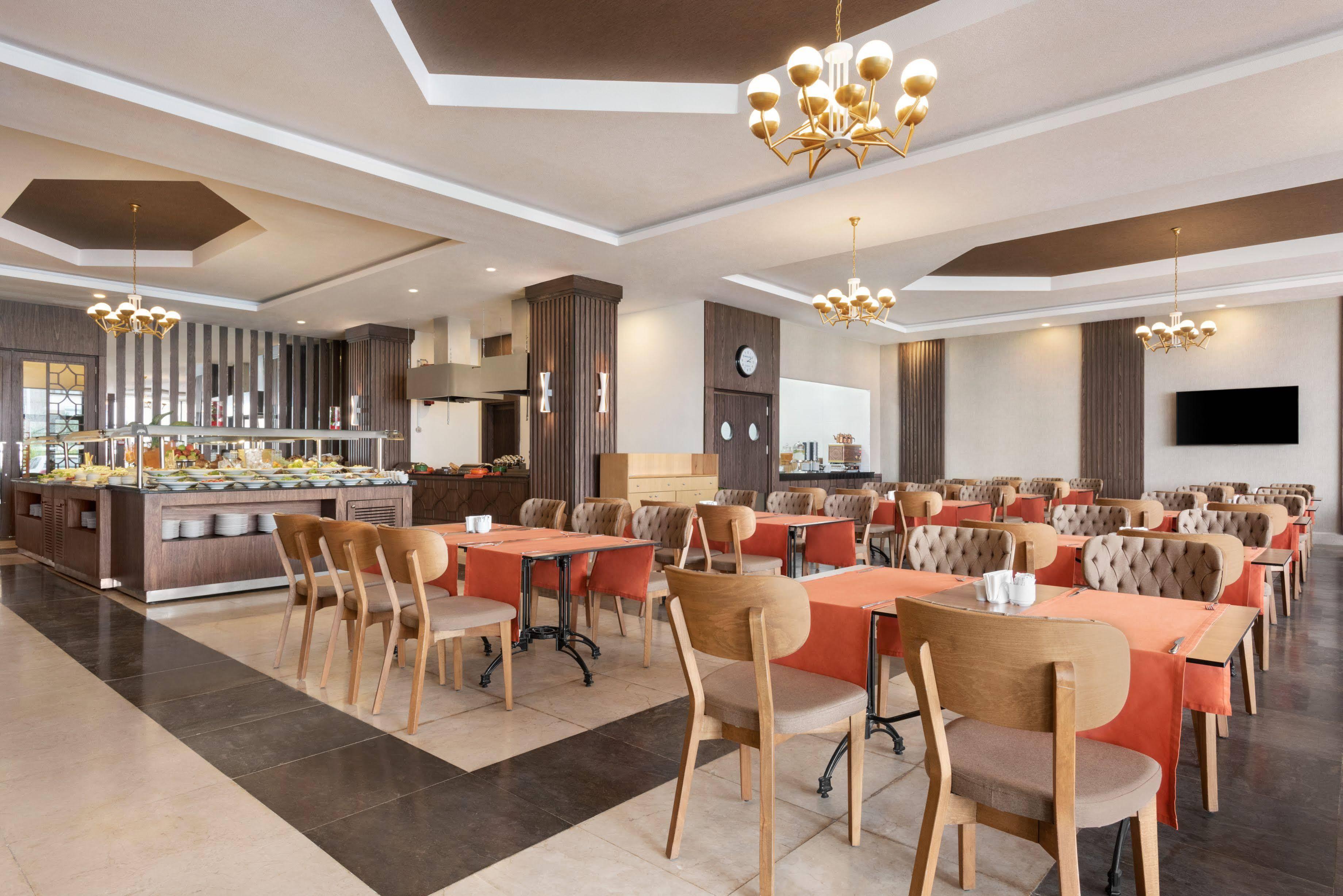 Ramada Resort By Wyndham Unye Buitenkant foto