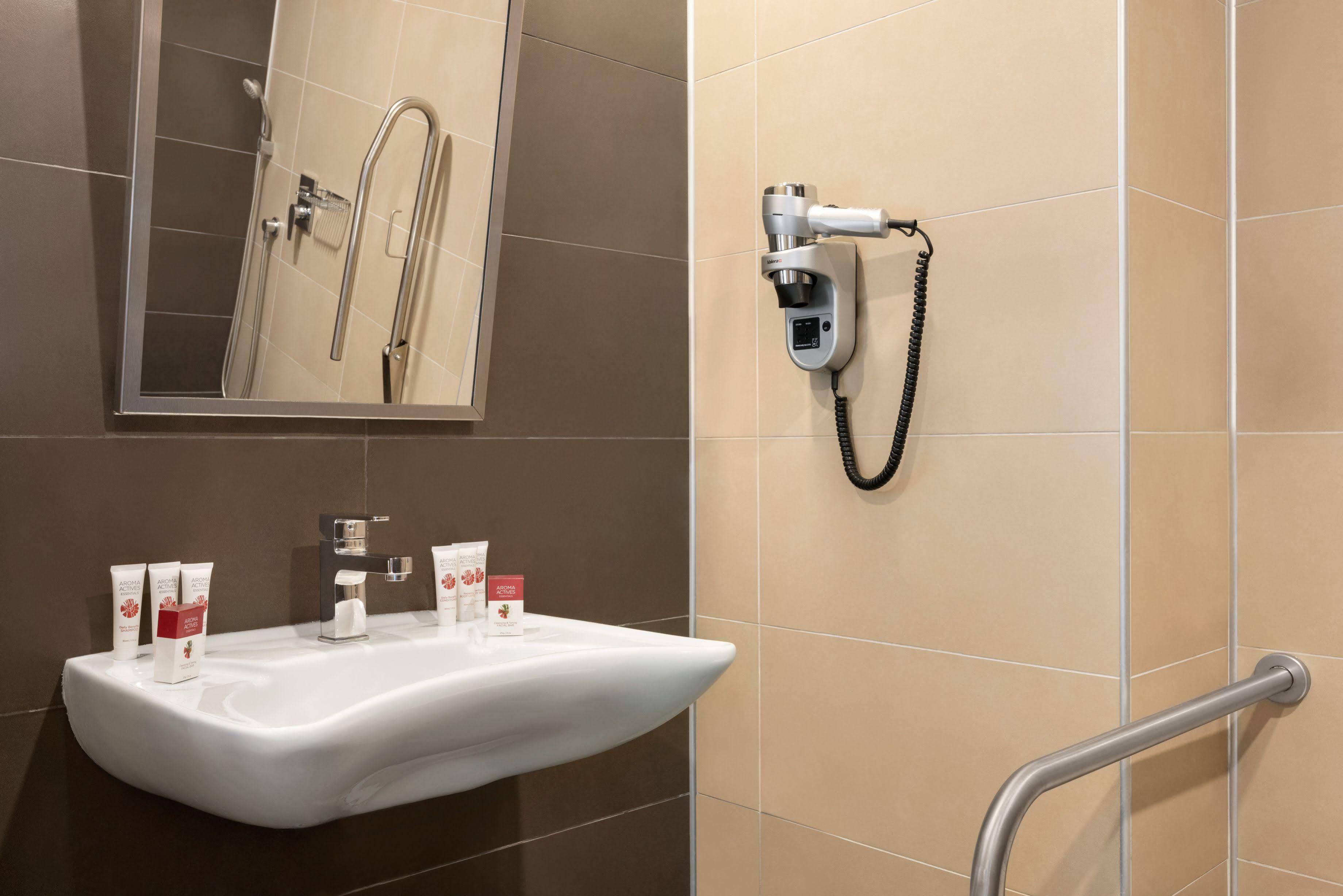 Ramada Resort By Wyndham Unye Buitenkant foto