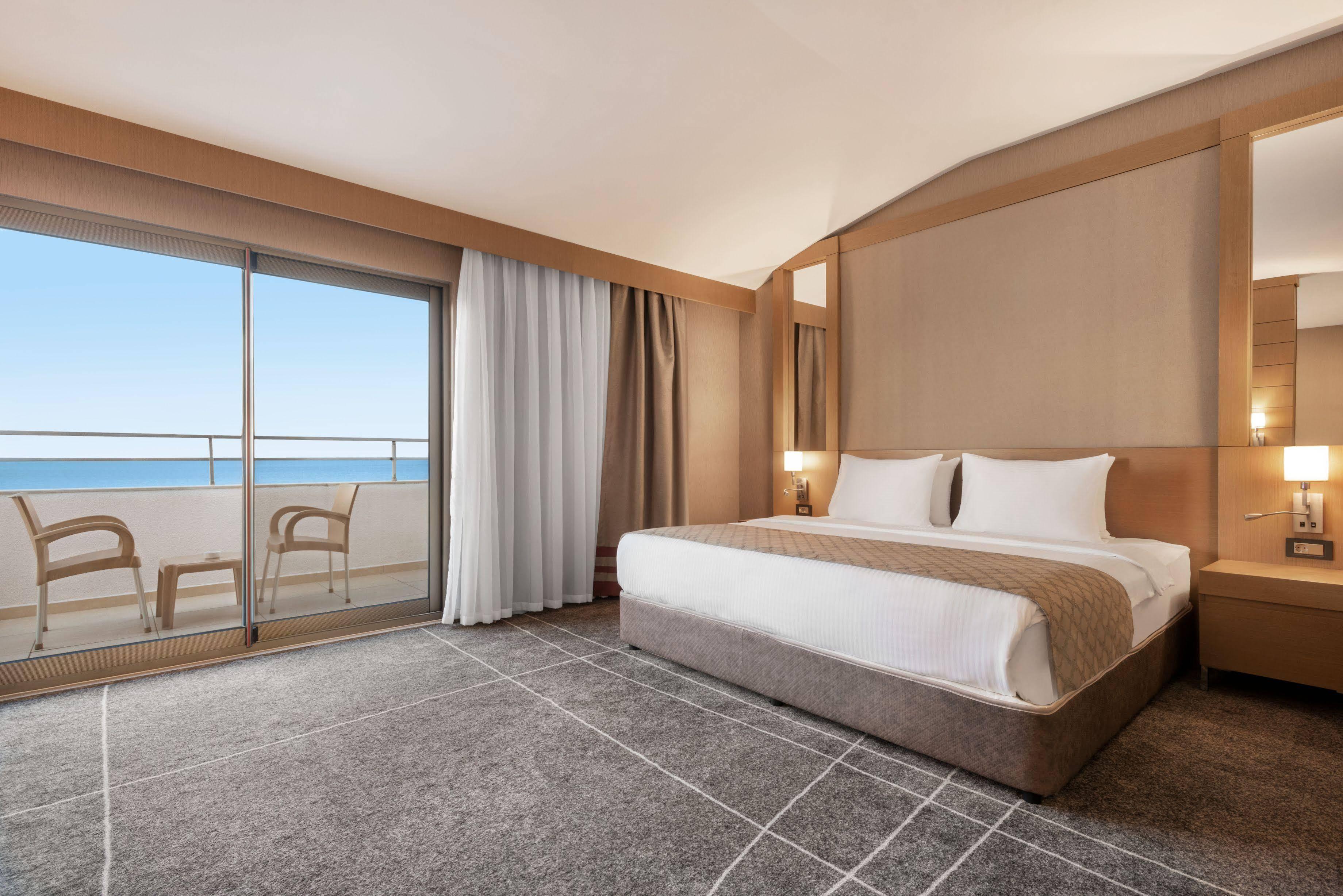 Ramada Resort By Wyndham Unye Buitenkant foto