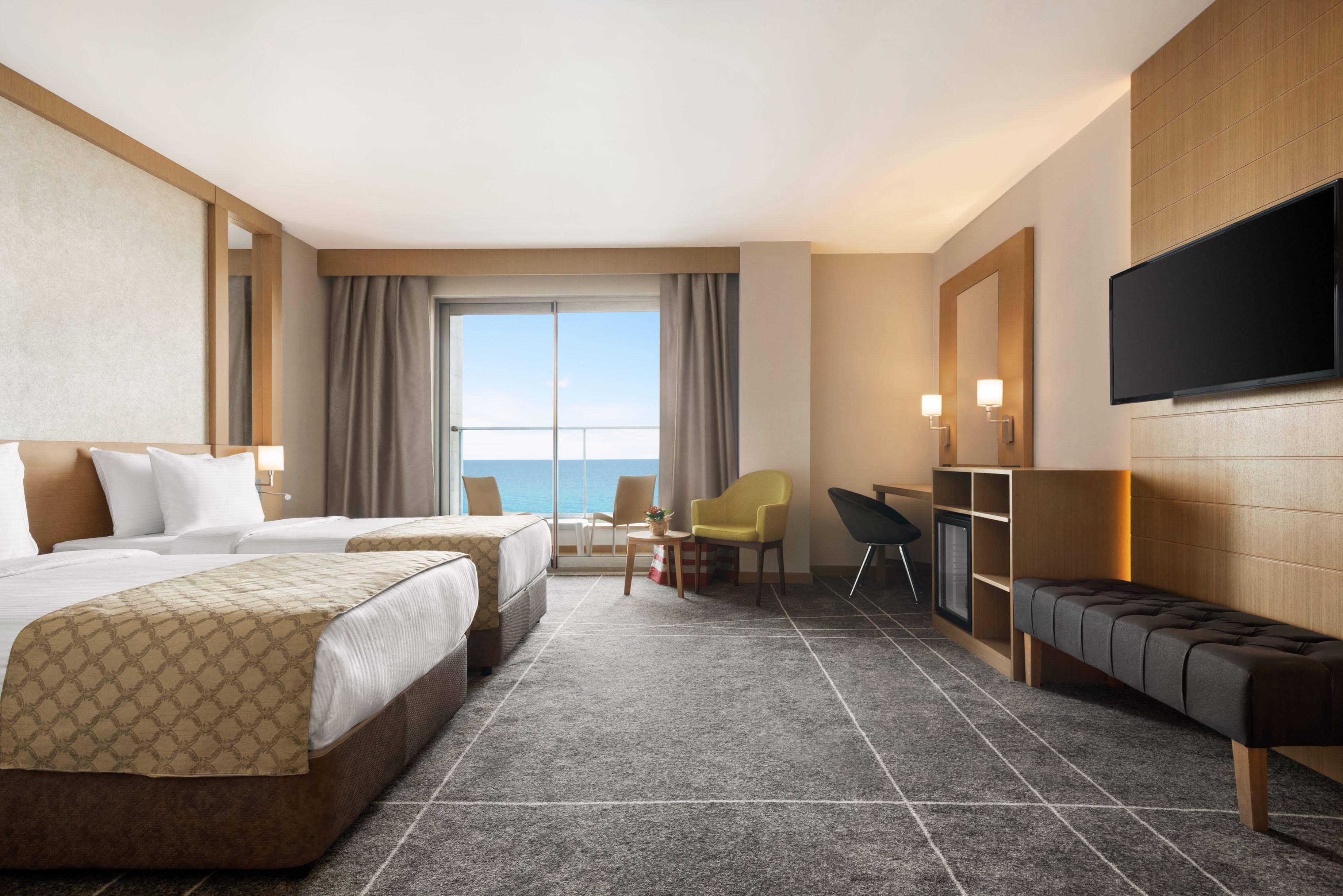 Ramada Resort By Wyndham Unye Buitenkant foto