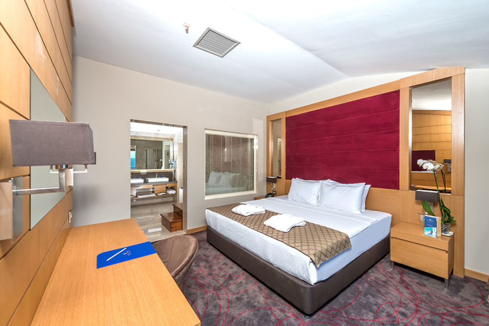 Ramada Resort By Wyndham Unye Buitenkant foto
