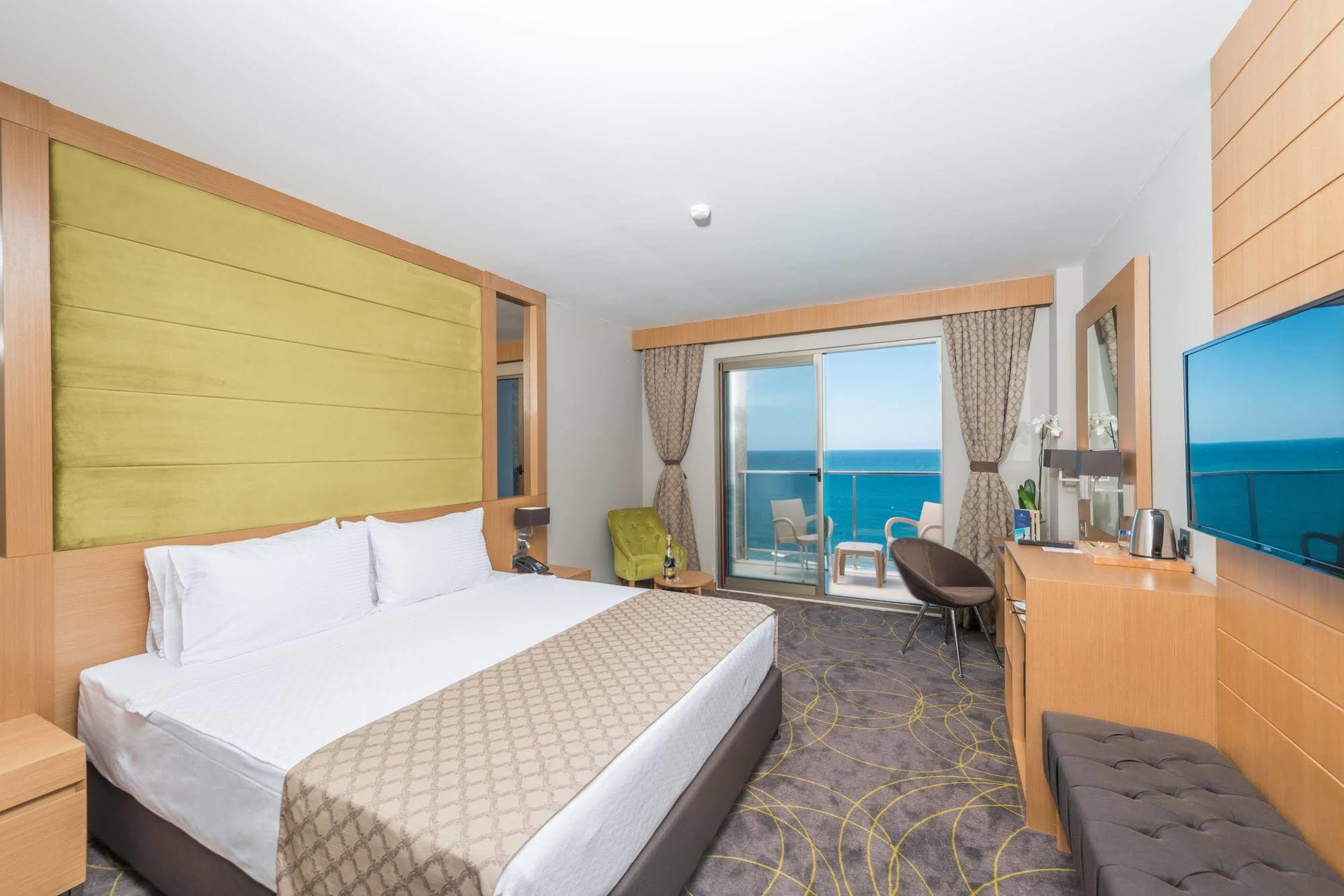 Ramada Resort By Wyndham Unye Buitenkant foto